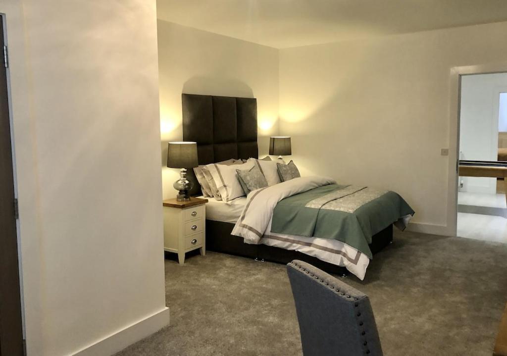 East Church House, Unique 9 Bedroom Church, Historic Market Town. Strathaven Eksteriør billede